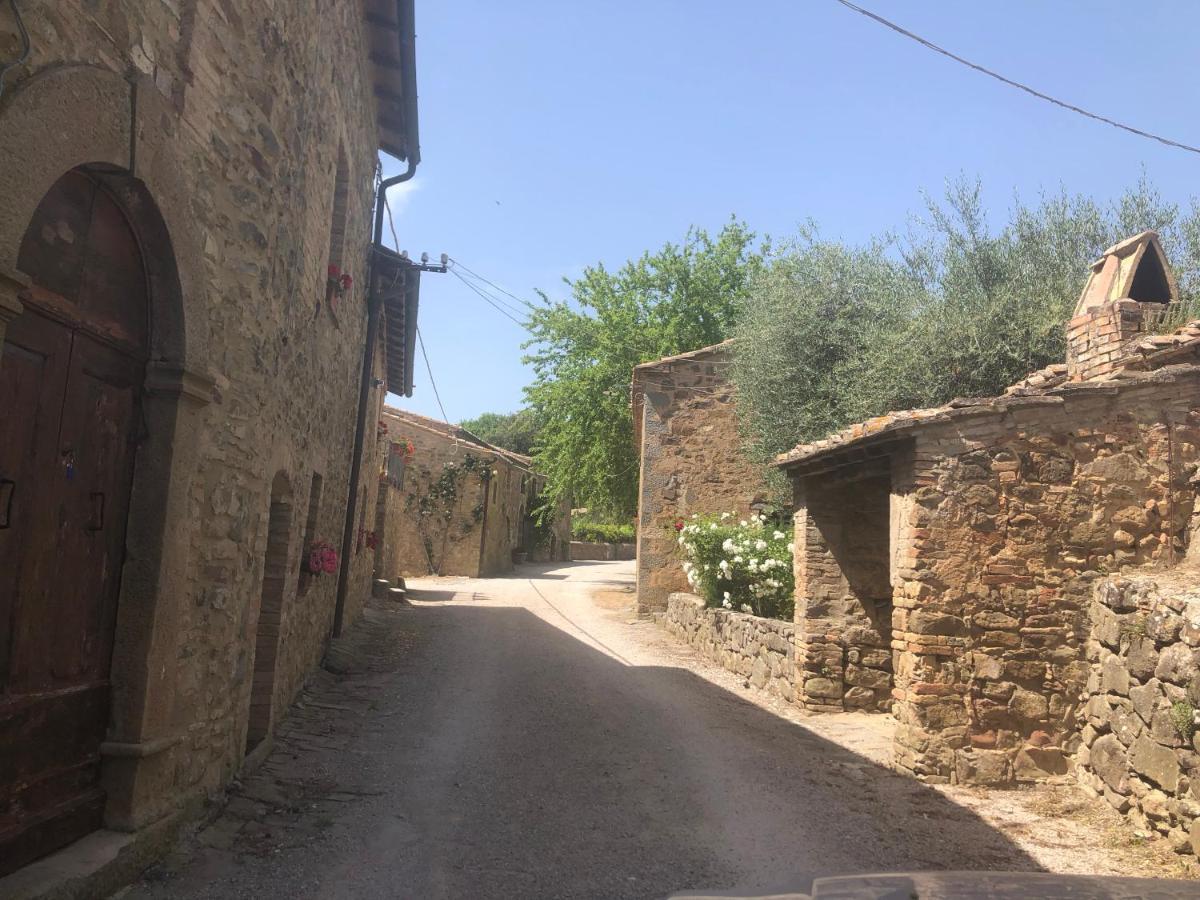 Borgo Villa A Tolli 德拉巴新堡 外观 照片
